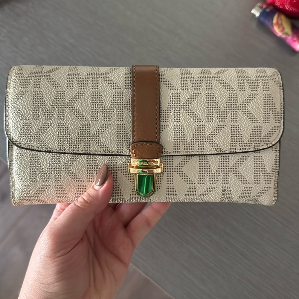 Michael Kors wallet